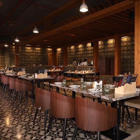 Afc Hotel Indore Dış mekan fotoğraf