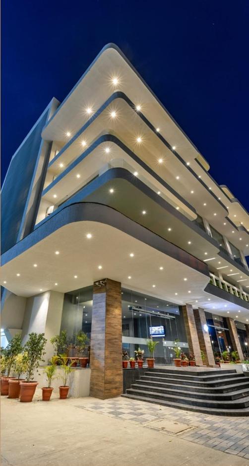 Afc Hotel Indore Dış mekan fotoğraf